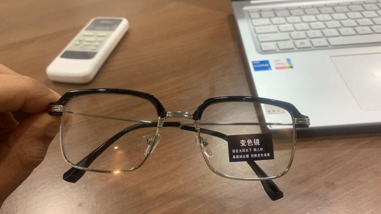 Fashionable LightSensitive Eyeglasses